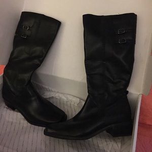Black naturalizer boots